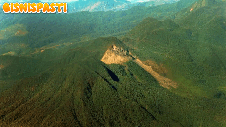 6 Fakta Menarik Gunung Poco Ngandonalu, Gunung Tertinggi di Flores NTT